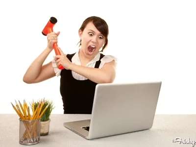 The-Worlds-First-Sexist-Computer-400x300